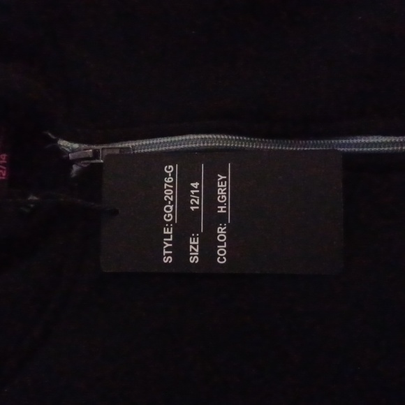 Sweater - Picture 4 of 4